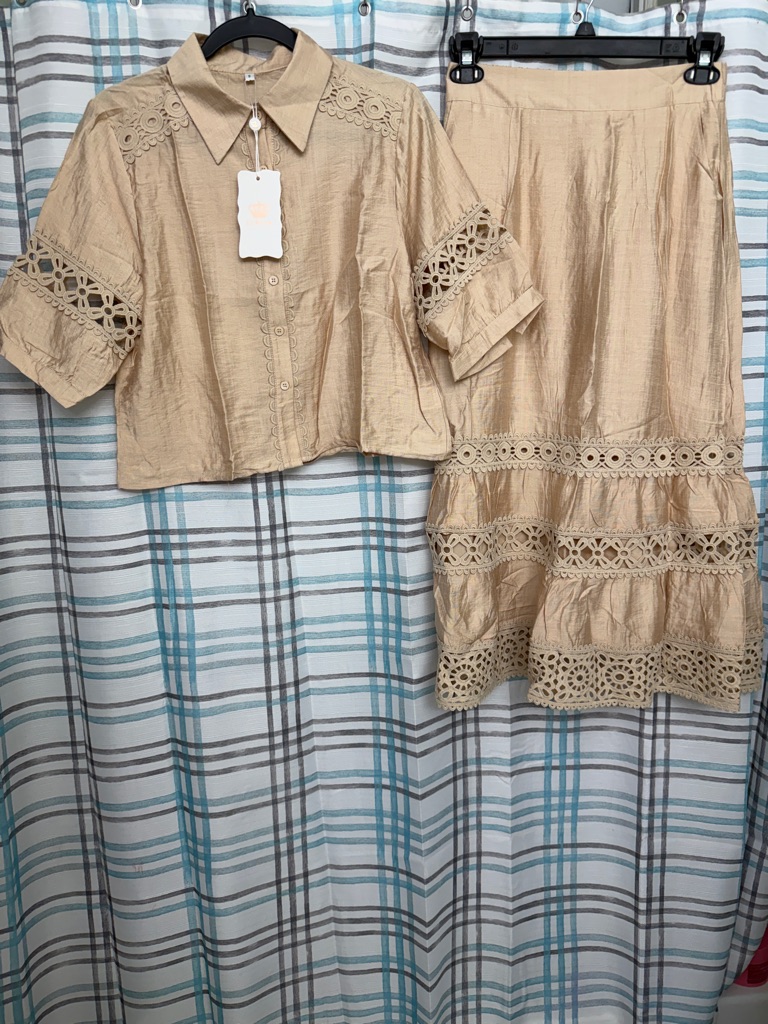 Beige Lace-Trim Two-Piece Set Collared Button Top & Tiered Skirt